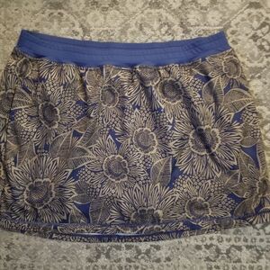 Womans St. John's Bay active 2X skort.